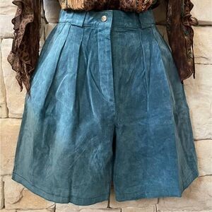 VINTAGE Leather Shorts/Culottes